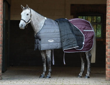 Buy the WeatherBeeta Maroon/Grey/White ComfiTec PP Channel Quilt II 220g Detach-A-Neck Stable Rug | Online for Equine